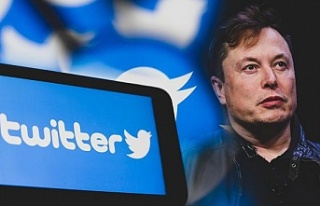 Elon Musk Twitter’ı satın aldı