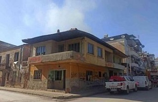 Metruk evde çıkan yangın korkuttu