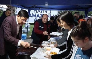 Nazilli’de yüzlerce kişi iftar sofralarında buluşuyor