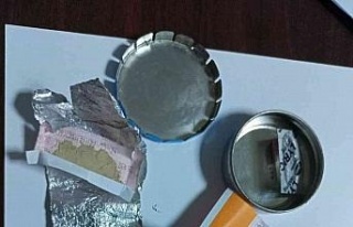 Şüpheli şahsın üzerinde uyuşturucu ele geçirildi