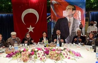 Vali Aksoy, iftarda şehit ailelerini ağırladı