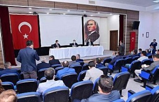 Vali Aksoy, Yenipazarlı muhtarlar ile bir araya geldi