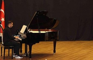 ADÜ’de piyano konseri gerçekleşti