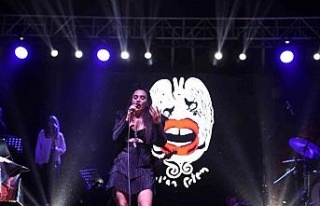 Didim, Ceylan Ertem ile coştu