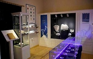 Kuşadası Belediyesi’nce açılan Fosil ve Mineral...