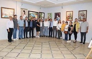 Nazilli Belediyesi kursiyerlerinin resim sergisi beğeni...