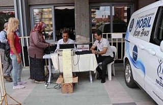 Nazilli Belediyesi’nin mobil vezne aracı vatandaşların...