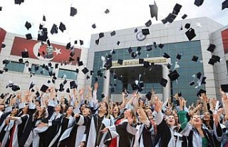 ADÜ Fen Edebiyat Fakültesi mezuniyet töreni gerçekleştirildi