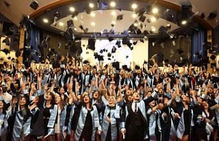 ADÜ Sağlık Hizmetleri MYO mezuniyet töreni gerçekleşti