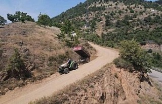 Apaklar’da yol çalışmaları başladı