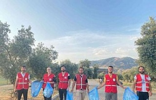 Aydın Genç Kızılay ekibi temiz bir gelecek için...