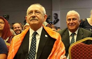 Başkan Atay, İzmir’de takdir topladı