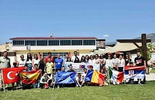 Başkan Erol, yurt dışından gelen öğrencileri...