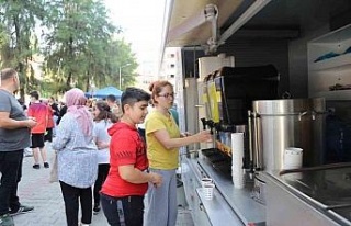 Efeler’den LGS’ye giren öğrencilere destek