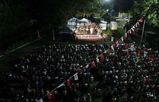 Efelerli sanatseverler Neşet Ertaş türküleriyle...