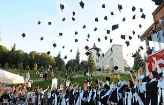 Koçarlı MYO mezuniyet töreni coşkuyla gerçekleşti