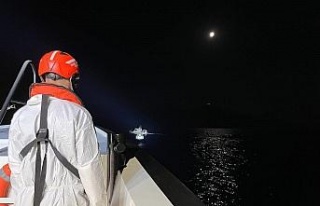 Kuşadası’nda 8 düzensiz göçmen kurtarıldı