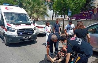 Torununa araba çarpan kadın fenalaştı