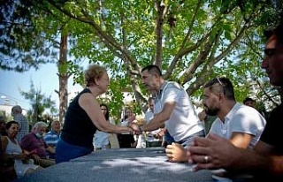 Başkan Günel, sahil sitelerinde vatandaşlarla buluştu