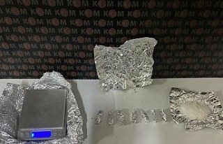 Didim’de çatı katına uyuşturucu gizleyen şahıslar...