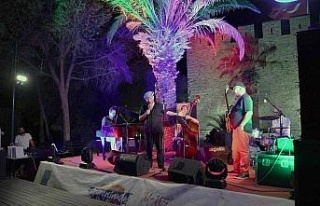 Güvercinda Kalesi’den caz melodileri yükseldi
