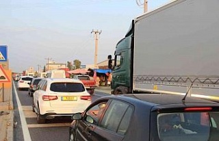 Kilometrelerce araç kuyruğu oluştu