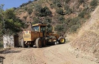 Köşk’te bahçe yolları düzenleniyor