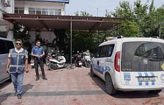 Kuşadası Belediyesi’nin zabıta aracına çirkin...