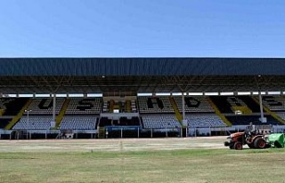 Kuşadası Özer Türk Stadı’nın zemini yenileniyor