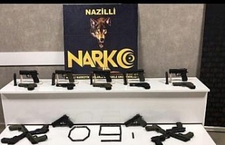 Nazilli’de otomobil gizlenmiş 9 adet silah ele...