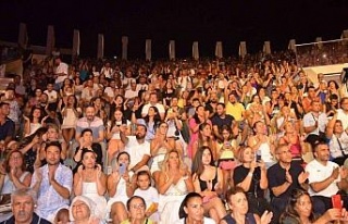 Şarkıcı Koray Avcı Didim Belediyespor yararına...