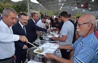 Vali Aksoy ve Başkan Kaplan Muharrem ayı iftarında...