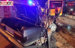 Aydın'da otomobil halk otobüsüne çarptı:...