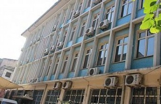 Bu bina 6 yıldır değerlendirileceği günü bekliyor