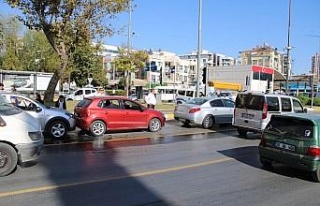 Aydın’da zincirleme trafik kazası: 1 yaralı