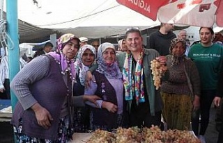 Başkan Çerçioğlu Koçarlı pazarında vatandaşlarla...