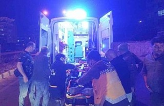 Kamyonete çarpan motosikletin sürücüsü ağır...