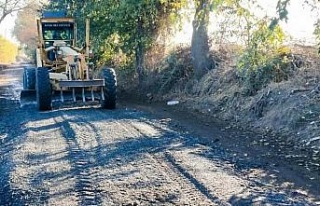Köşk’te bahçe yolları düzenleniyor