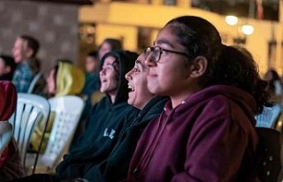 Kuşadası’nda açık hava sineması keyfi