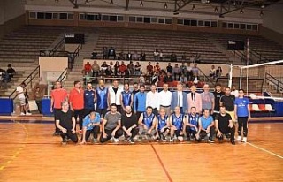 Nazilli’de okullar arası voleybol turnuvası başladı