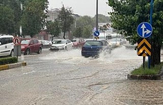 Aydın’ın kıyı kesimlerine sağanak yağış...