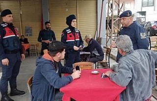 Jandarma ekipleri vatandaşlara KADES’i tanıttı