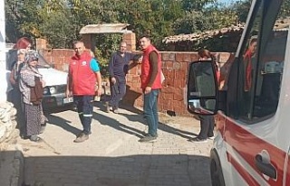 Yalnız yaşayan kadın, Sosyal Vefa Ekibi tarafından...