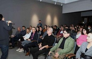 Ada Modern Sanat Galerisi, Okan Bayülgen’i ağırladı