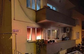 Apartmanın zemin katında çıkan yangın paniğe...