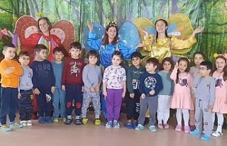 Aydın Devlet Hastanesi kreşinde minikler eğlenerek...