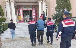 Didim’de göçmen kaçakçıları yakalandı