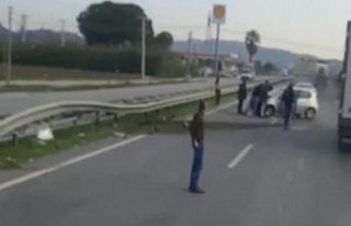 Kadın sürücü direksiyon hakimiyeti kaybetti bariyerlere...