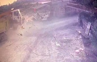 Kamyonun altında kalan şahıs hayatını kaybetti