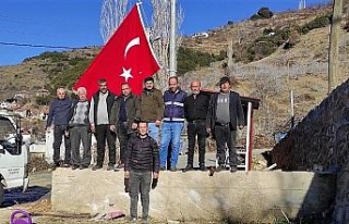 Nazilli Yukarıörencik Mahallesi’ne dev Türk bayrağı